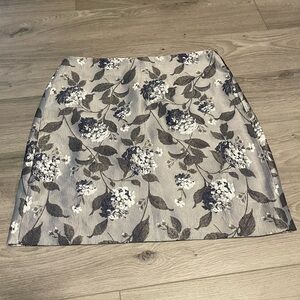 LOFT Silver Metallic Brocade Floral Pencil Mini Skirt Size 6
